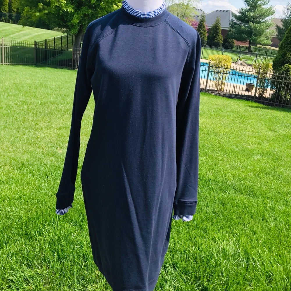 Navy knit dress with contrasting collar and cuffs